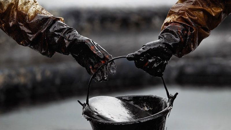 Світові ціни на нафту впали більш ніж на 3% за тиждень