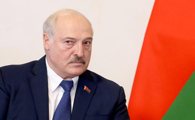 Олександр Лукашенко готується до війни