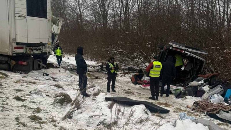 Масштабна аварія на Львівщині