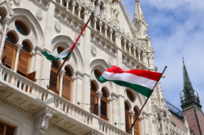 Угорщина отримала доступ до будівництва порту в Італії