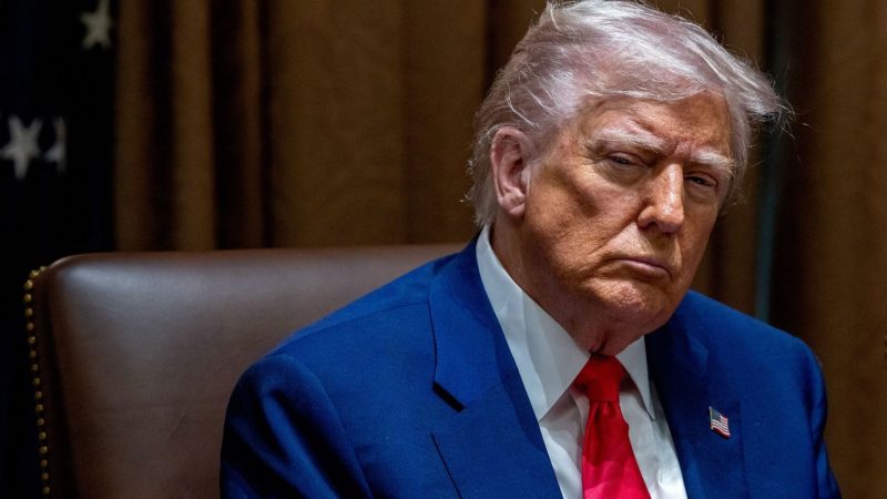 Рейтинг Трампа на історичному мінімумі