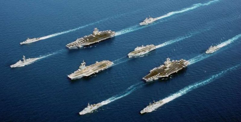 Трамп вимагає безкоштовного проходу для американських кораблів через Панамський та Суецький канали