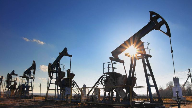 Нафтові ціни впали після двотижневої паузи Трампа щодо Ірану