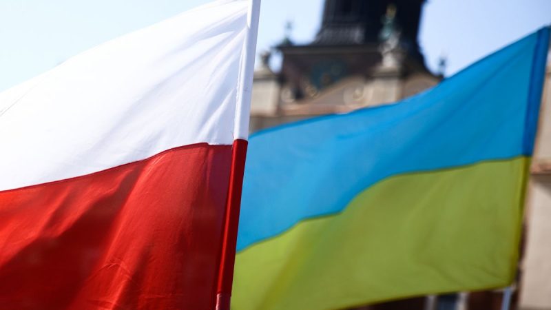 Польща спростувала фейкові претензії на захід України