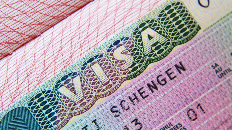 ЄС може назавжди заборонити в’їзд російським військовим до Шенгену