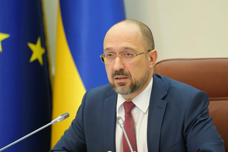 Шмигаль обіцяє 90 днів відпустки і 50 тисяч грн для звільнених з полону
