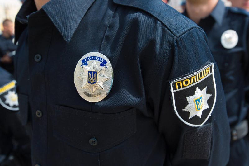 У Києві п’яний чоловік кинув гранату у дворі багатоповерхівок