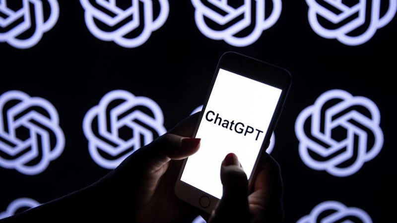 Застосунок ChatGPT випередив Claude, Grok і Copilot у десятки разів