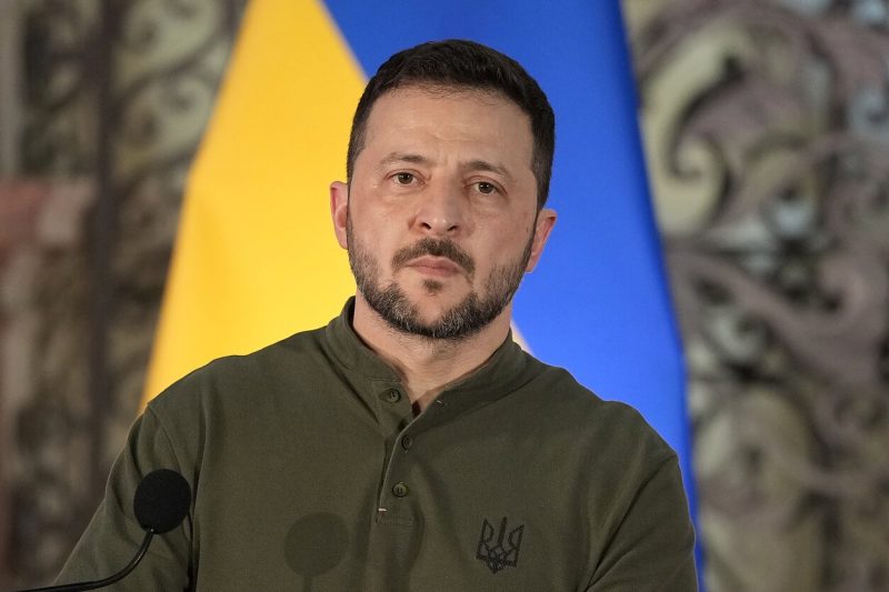 Президент доручив посилити контрактну основу ЗСУ