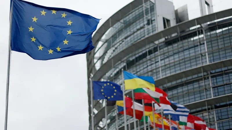 ЄС у Парижі обговорить відправку військ в Україну
