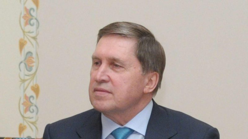 Ушаков заявив що контакти між Росією та США тривають попри заяви Пєскова