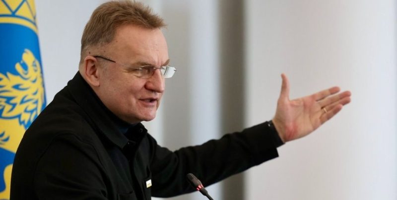 Конфлікт батьків у школі Львова завершився стріляниною, мер закликає до жорстких заходів