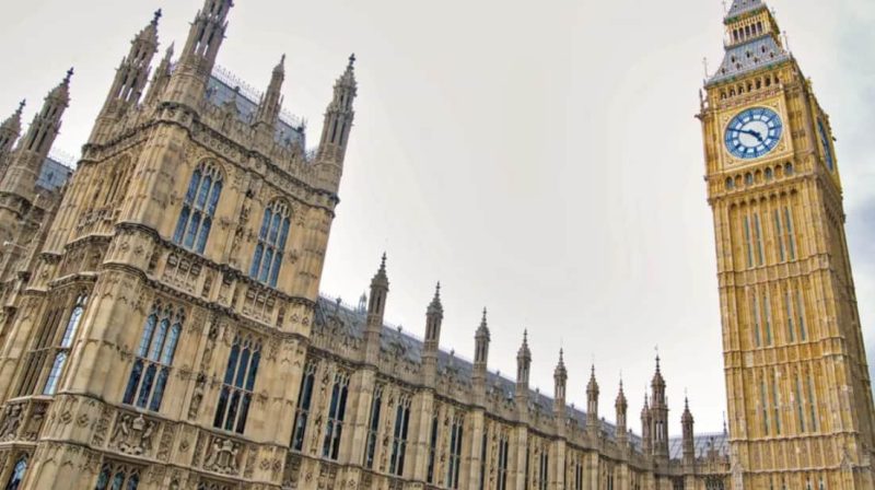 Китай активно встановлює контакти з британськими політиками