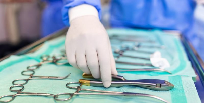 Київський хірург під підозрою за неналежне виконання медичних обов’язків