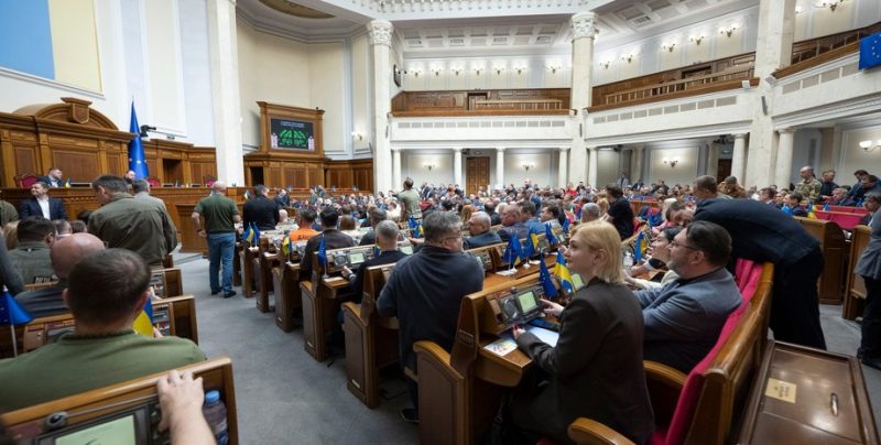 “Повстання зелених кнопок”, у монобільшості загострюється внутрішній бунт