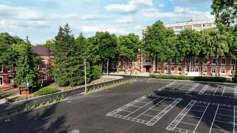 Різанина у школі на Дніпропетровщині: вчителька напала на колегу перед учнями