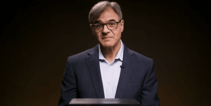 Колишній шпигун ЦРУ розповів, як спецслужби приховують людей і створюють нові особистості